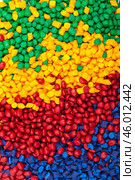 tinted plastic granulate for injection moulding process. Стоковое фото, фотограф Сергей Толмачёв / Фотобанк Лори