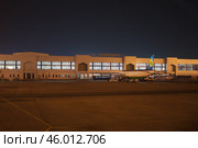 Терминал аэропорта г. Ташкент ночью (2022 год). Редакционное фото, фотограф Legroin / Фотобанк Лори