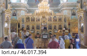 Gomel, Belarus - 25 July 2021: Woman and man at ceremony in temple (2024 год). Редакционное видео, видеограф Дмитрий Нечаев / Фотобанк Лори