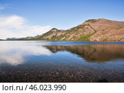 Озеро в  Якутии ( Оймяконский район ), ближайшее село - Учугей. Стоковое фото, фотограф Павел Просянов / Фотобанк Лори