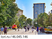 Большой Толмачевский переулок. Город Москва (2024 год). Редакционное фото, фотограф Александр Тараканов / Фотобанк Лори
