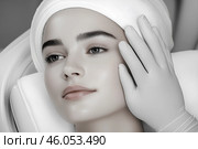 Красивая девушка, портрет. Спа-процедуры, уход за кожей, косметология. Стоковое AI-изображение, AI-художник Щеголева Ольга / Фотобанк Лори