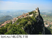 Замок в Сан-Марино. Стоковое фото, фотограф Людмила Карташова / Фотобанк Лори