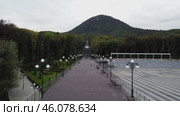 Russia, Stavropol Territory September 20, 2022, The city of Zheleznovodsk, shooting from a drone view from the foot of the cascade staircase to Mount Zheleznaya. Редакционная анимация, аниматор Скрипачев Антон / Фотобанк Лори