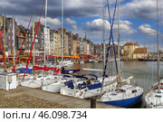 Old port in Honfleur, France (2016 год). Стоковое фото, фотограф Boris Breytman / Фотобанк Лори