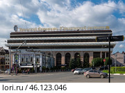 Вид на улицу Малышева и Уральский финансово-юридический институт, Екатеринбург (2024 год). Редакционное фото, фотограф Pukhov K / Фотобанк Лори