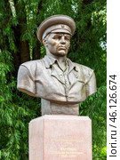 Памятник основателю и командующему ВДВ В.Ф. Маргелову. Тверь (2022 год). Редакционное фото, фотограф Александр Щепин / Фотобанк Лори
