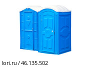 Биотуалеты на белом фоне. Bio-toilets on a white background. (2019 год). Стоковое фото, фотограф Татьяна Д / Фотобанк Лори