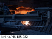На металлургическом комбинате. Выплавка горячей стали. Стоковое фото, фотограф Pukhov K / Фотобанк Лори