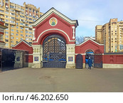 Святые ворота . Покровский ставропигиальный женский монастырь у Покровской Заставы в Москве. Редакционное фото, фотограф stargal / Фотобанк Лори