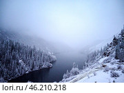 Высокогорное озеро Нижний Кольсай ночью во время снегопада. Алматинская область. Республики Казахстан. Стоковое фото, фотограф Александр Тараканов / Фотобанк Лори