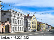 Улица Габдуллы Тукая, дома 75-79. Город Казань. Республика Татарстан. Россия (2024 год). Стоковое фото, фотограф Александр Тараканов / Фотобанк Лори