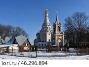 Преображенская церковь в селе Остров, Московская область, Россия. Редакционное фото, фотограф Natalia Sidorova / Фотобанк Лори