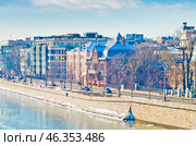 Пречистенская набережная. Солнечный зимний день. Москва. Редакционное фото, фотограф E. O. / Фотобанк Лори