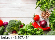 Свежие ингридиенты для vegetable салата на деревянном столе. Диетическое питание. Стоковое фото, фотограф Pixel_shot / Фотобанк Лори