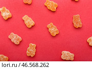 Вкусные желейные мишки на цветном фоне. Стоковое фото, фотограф Pixel_shot / Фотобанк Лори