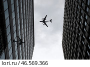 Самолет Ил-76МД во время показательного полета над городом. Стоковое фото, фотограф Артем Геодакян / ТАСС / Фотобанк Лори