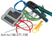Инструмент для обжима интернет-кабеля витой пары на белом фоне. Tool for crimping of internet cable on a white background. Стоковое фото, фотограф Татьяна Д / Фотобанк Лори