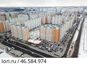 Москва. Вид на многоэтажные жилые дома в районе Некрасовка Юго-Восточного административного округа (2020 год). Стоковое фото, фотограф Михаил Джапаридзе / ТАСС / Фотобанк Лори
