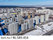 Свердловская область. Екатеринбург. Вид на многоэтажные жилые дома (2022 год). Стоковое фото, фотограф Донат Сорокин / ТАСС / Фотобанк Лори