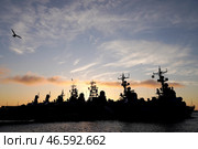 Вид на военные корабли на закате. Стоковое фото, фотограф Виталий Невар / ТАСС / Фотобанк Лори
