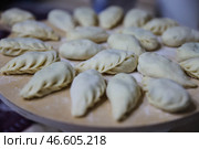 Курзе, вылепленные и разложенные на блюде. Стоковое фото, фотограф Елена Афонина / ТАСС / Фотобанк Лори