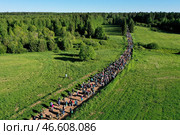 Кировская область. Паломники во время Великорецкого крестного хода (2021 год). Стоковое фото, фотограф Дмитрий Феоктистов / ТАСС / Фотобанк Лори
