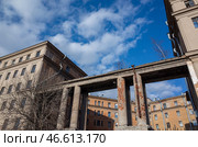 A historic damaged building with rusticated architectural details (2016 год). Стоковое фото, фотограф EugeneSergeev / Фотобанк Лори