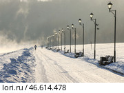 Горожане во время прогулки в парке. Стоковое фото, фотограф Михаил Метцель / ТАСС / Фотобанк Лори