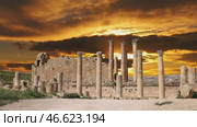 Temple of Zeus, Jordanian city of Jerash (Gerasa of Antiquity), capital and largest city of Jerash Governorate, Jordan. Against the background of the sunset. Стоковое видео, видеограф Владимир Журавлев / Фотобанк Лори
