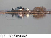 Подтопленная местность около дома. Стоковое фото, фотограф Александр Рюмин / ТАСС / Фотобанк Лори