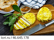 Delicious fried cottage cheese for breakfast. Bread and greens included. Стоковое фото, фотограф Яков Филимонов / Фотобанк Лори