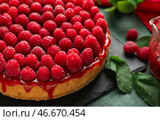 Вкусный малиновый чизкейк на столе, крупным планом. Стоковое фото, фотограф Pixel_shot / Фотобанк Лори