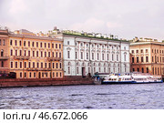 Вид на красивый старый город с реки. Стоковое фото, фотограф Pixel_shot / Фотобанк Лори
