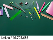 Набор различных канцелярских принадлежностей на доске. Празднование Дня Пи. Стоковое фото, фотограф Pixel_shot / Фотобанк Лори