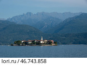 Изола-деи-Пескатори (Isola dei Pescatori), рыбацкий остров на озере Маджоре (Maggiore). Борромейские острова, Пьемонт Стреза, Италия (2018 год). Стоковое фото, фотограф Дымов Игорь / Фотобанк Лори