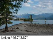 Изола-деи-Пескатори (Isola dei Pescatori), рыбацкий остров на озере  Маджоре (Maggiore). Борромейские острова, Пьемонт Стреза, Италия (2018 год). Стоковое фото, фотограф Дымов Игорь / Фотобанк Лори