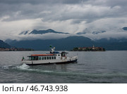 Паром на озере Маджоре (Maggiore) в Пьемонте, Италия (2018 год). Редакционное фото, фотограф Дымов Игорь / Фотобанк Лори