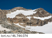 Вид на гору Пирамида Винсента (Vincent Pyramid ) и ледник Борс в массиве Монте-Роза (Monte Rosa) недалеко от Пунта-Индрена.(Punta Indren) Регион Аланья-Вальсезия, Италия (2018 год). Стоковое фото, фотограф Дымов Игорь / Фотобанк Лори