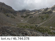 Горный ландшафт в массиве Монте-Роза ( Monte Rosa ) недалеко от Пунта-Индрена ( Punta Indren ). Регион Аланья-Вальсезия, Италия (2018 год). Стоковое фото, фотограф Дымов Игорь / Фотобанк Лори