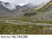Горный ландшафт в массиве Монте-Роза ( Monte Rosa ) недалеко от Пунта-Индрена ( Punta Indren ). Регион Аланья-Вальсезия, Италия (2018 год). Стоковое фото, фотограф Дымов Игорь / Фотобанк Лори