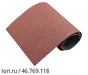 Рулон наждачной бумаги на белом фоне. Roll of sandpaper isolated on white background. Стоковое фото, фотограф Татьяна Д / Фотобанк Лори