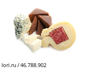 Ассортимент вкусных сыров на белом фоне. Стоковое фото, фотограф Pixel_shot / Фотобанк Лори