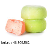 Вкусные японские моти на белом фоне. Стоковое фото, фотограф Pixel_shot / Фотобанк Лори