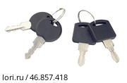 Связка ключей от замка на белом фоне. Bunch of keys isolated on white background. Стоковое фото, фотограф Татьяна Д / Фотобанк Лори
