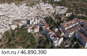 Aerial townscape of Casares, Malaga province, autonomous community of Andalusia, Spain. Стоковое видео, видеограф Яков Филимонов / Фотобанк Лори