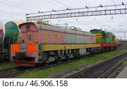 Бустер ЧМЭ3Б-2112 с тепловозом ЧМЭ3-2270, станция Агрыз, Татарстан (2020 год). Редакционное фото, фотограф Алексей Иванов / Фотобанк Лори