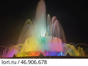 Фонтан Каменный цветок ночью на ВДНХ в Москве (20 июля 2019) Редакционное фото, фотограф YuryKara / Фотобанк Лори