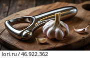 Garlic clove and stainless steel peeler on wooden cutting board in cozy kitchen setting. Стоковое AI-изображение, AI-художник Сергей Толмачёв / Фотобанк Лори