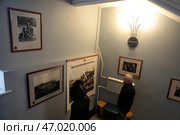 Посетители в галерея Карла Буллы Санкт-Петербург. Редакционное фото, фотограф Дмитрий Неумоин / Фотобанк Лори